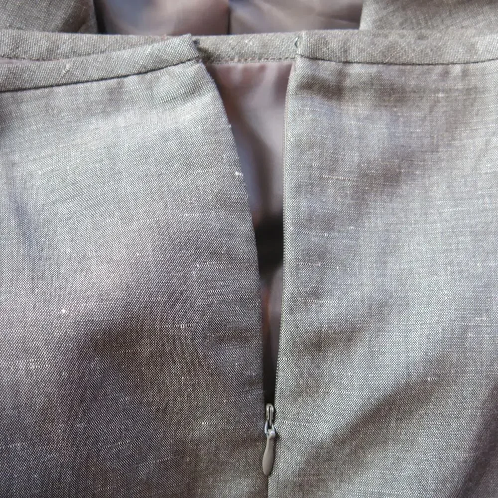 TAHARI Skirt Jacket Suit Set Size 10 Petite Light Brown Linen Blend Business